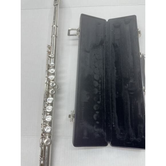 Gemeinhardt 2SP Top Student Flute With Case GUC - Picture 7 of 15